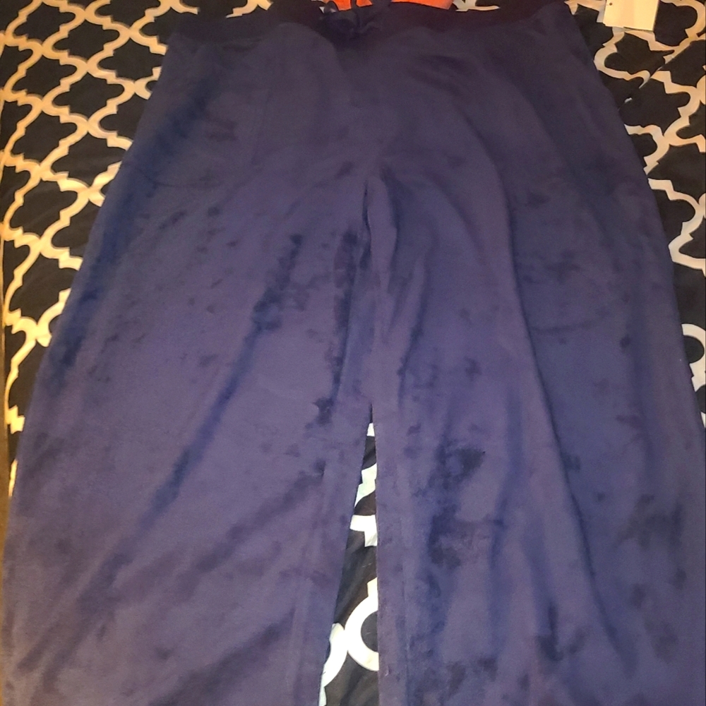 Women's terrycloth capri.